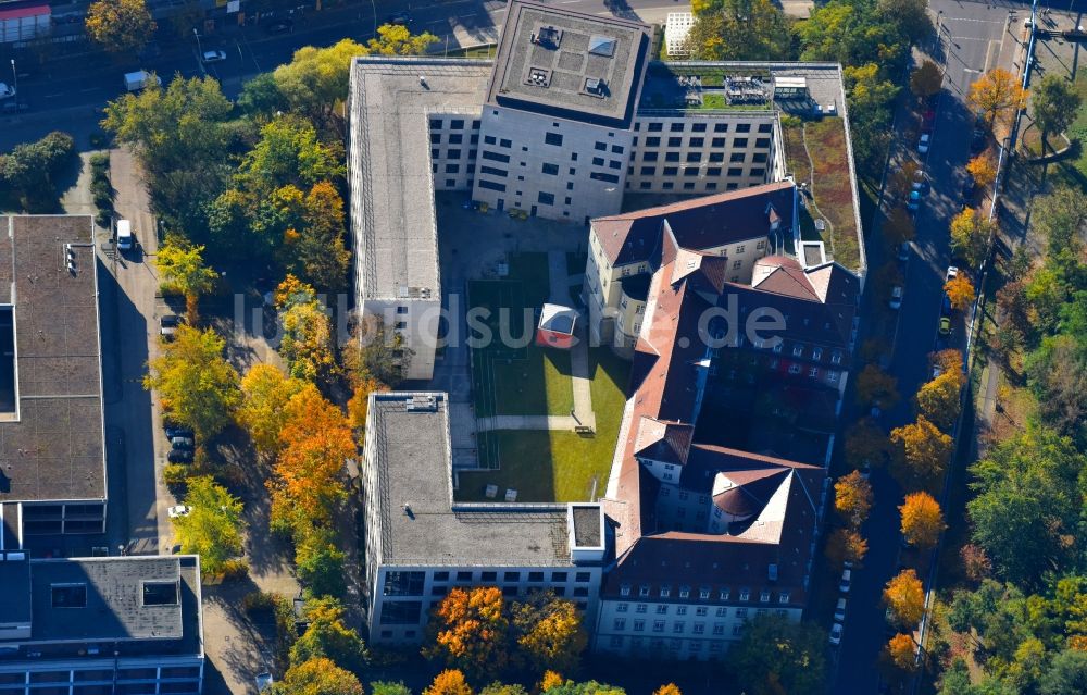 Berlin von oben - Gerichts- Gebäudekomplex des Amtsgericht Tempelhof-Kreuzberg in Berlin, Deutschland