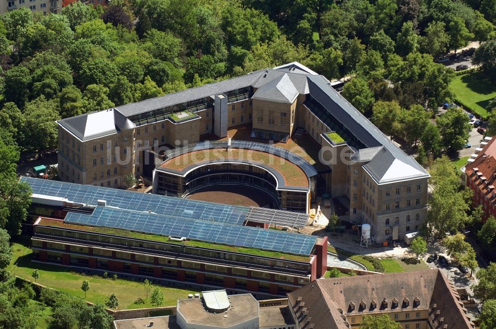 Würzburg von oben - Gerichts- Gebäudekomplex des Amtsgericht Würzburg an der Ottostraße im Ortsteil Altstadt in Würzburg im Bundesland Bayern, Deutschland