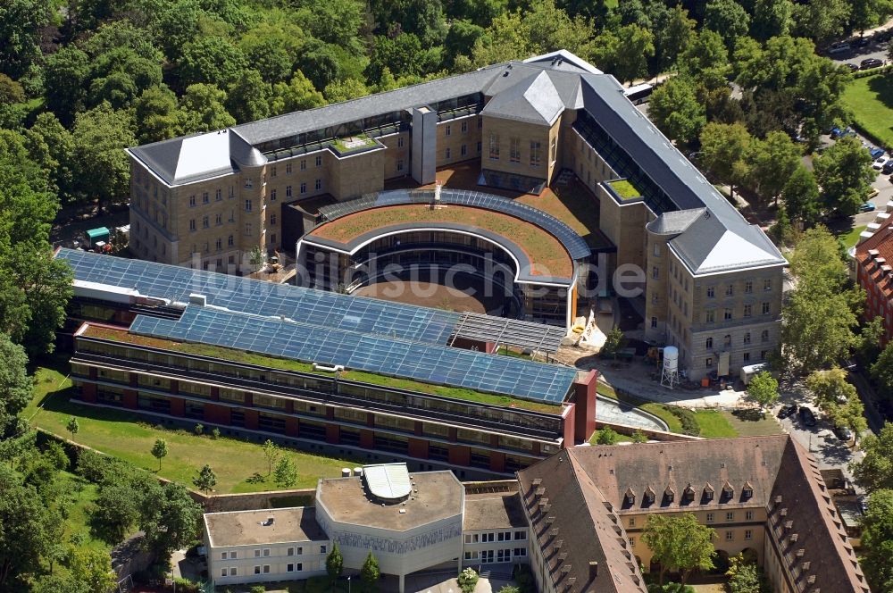 Würzburg aus der Vogelperspektive: Gerichts- Gebäudekomplex des Amtsgericht Würzburg an der Ottostraße im Ortsteil Altstadt in Würzburg im Bundesland Bayern, Deutschland