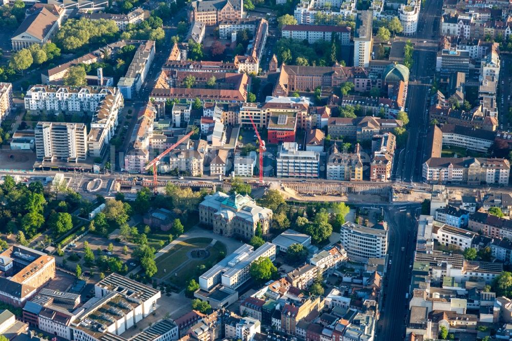 Karlsruhe aus der Vogelperspektive: Gerichts- Gebäudekomplex des Bundesgerichtshof in Karlsruhe im Bundesland Baden-Württemberg, Deutschland