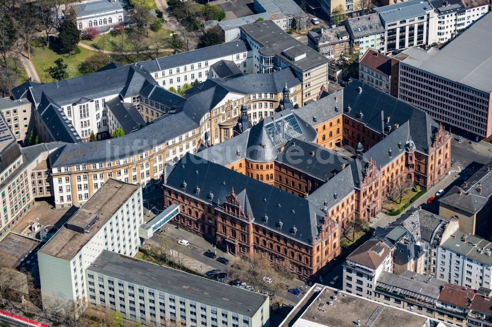 Luftaufnahme Frankfurt am Main - Gerichts- Gebäudekomplex an der Heiligkreuzgasse - Klapperfeldstraße in Frankfurt am Main im Bundesland Hessen, Deutschland