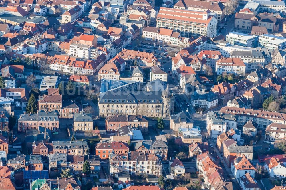 Landau in der Pfalz aus der Vogelperspektive: Gerichts- Gebäudekomplex der Justizbehörden Landau in der Pfalz in Landau in der Pfalz im Bundesland Rheinland-Pfalz, Deutschland