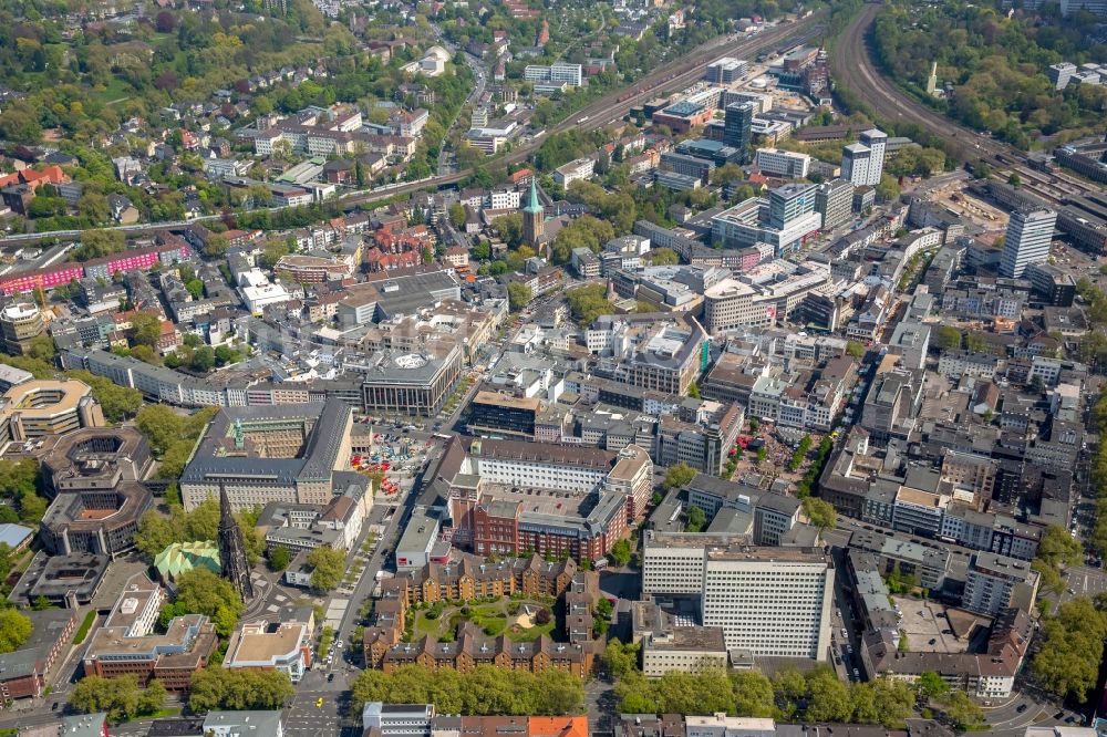 Bochum von oben - Gerichts- Gebäudekomplex des Landgericht Bochum und der Staatsanwaltschaft am Südring in Bochum im Bundesland Nordrhein-Westfalen, Deutschland