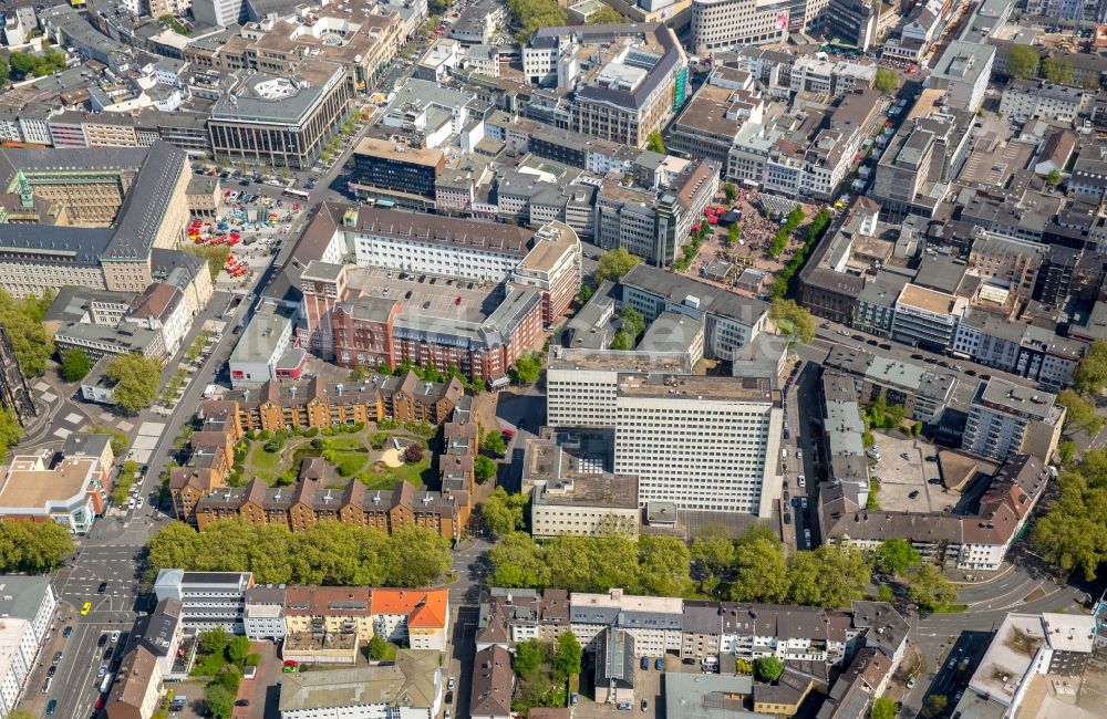 Bochum aus der Vogelperspektive: Gerichts- Gebäudekomplex des Landgericht Bochum und der Staatsanwaltschaft am Südring in Bochum im Bundesland Nordrhein-Westfalen, Deutschland