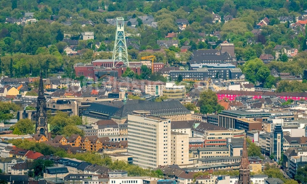 Bochum aus der Vogelperspektive: Gerichts- Gebäudekomplex des Landgericht Bochum und der Staatsanwaltschaft am Südring in Bochum im Bundesland Nordrhein-Westfalen, Deutschland