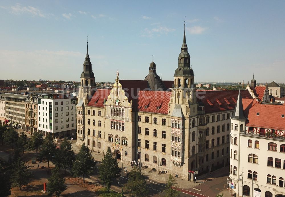 Halle (Saale) aus der Vogelperspektive: Gerichts- Gebäudekomplex des Landgericht am Hansering in Halle (Saale) im Bundesland Sachsen-Anhalt, Deutschland