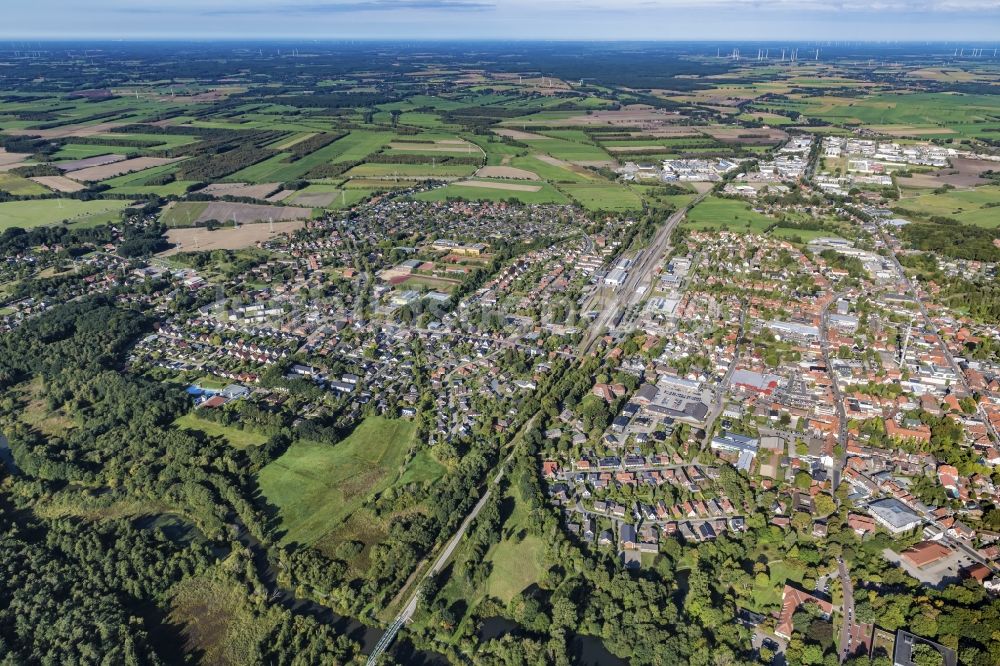 Luftbild Bremervörde - Gesamtübersicht mit Außenbezirken und Innenstadtbereich in Bremervörde im Bundesland Niedersachsen, Deutschland