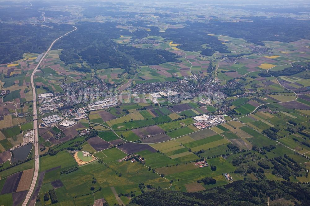 Luftaufnahme Scheppach - Gesamtübersicht und Gemeindegebiet mit Außenbezirken und Innenstadtbereich in Scheppach im Bundesland Bayern, Deutschland