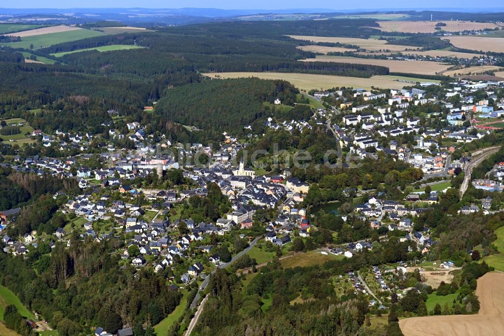 Luftaufnahme Bad Lobenstein - Gesamtübersicht und Stadtgebiet mit Außenbezirken und Innenstadtbereich in Bad Lobenstein im Bundesland Thüringen, Deutschland