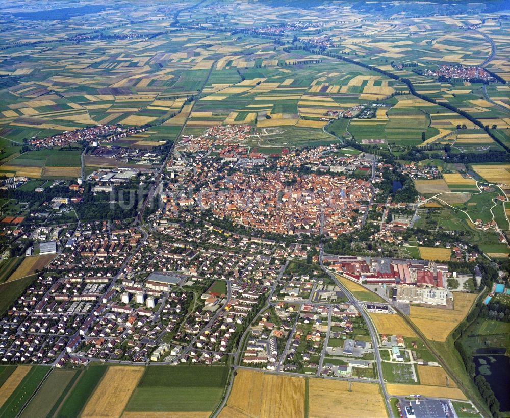 Luftaufnahme Bad Windsheim - Gesamtübersicht und Stadtgebiet mit Außenbezirken und Innenstadtbereich in Bad Windsheim im Bundesland Bayern, Deutschland