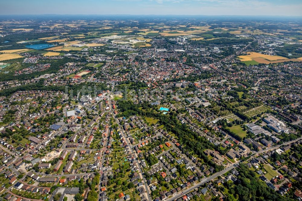 Beckum von oben - Gesamtübersicht und Stadtgebiet mit Außenbezirken und Innenstadtbereich in Beckum im Bundesland Nordrhein-Westfalen, Deutschland