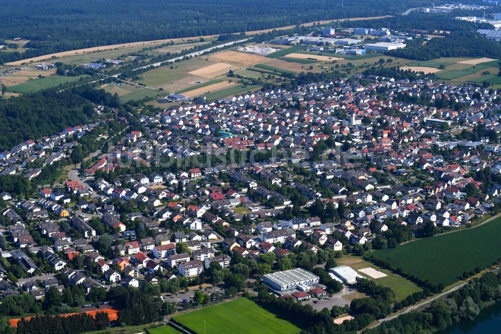 Luftaufnahme Bruchhausen - Gesamtübersicht und Stadtgebiet mit Außenbezirken und Innenstadtbereich in Bruchhausen im Bundesland Baden-Württemberg, Deutschland