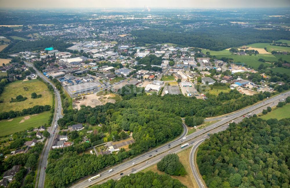 Dinslaken von oben - Gesamtübersicht und Stadtgebiet mit Außenbezirken und Innenstadtbereich in Dinslaken im Bundesland Nordrhein-Westfalen - NRW, Deutschland