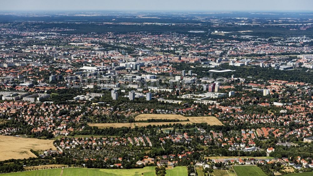 Luftaufnahme Dresden - Gesamtübersicht und Stadtgebiet mit Außenbezirken und Innenstadtbereich in Dresden im Bundesland Sachsen, Deutschland