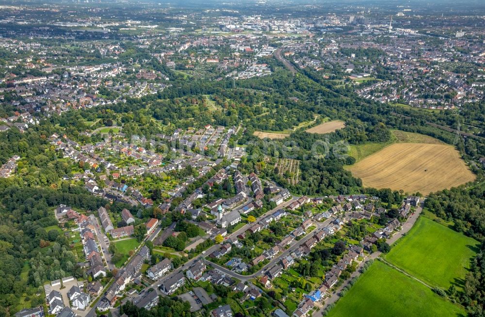 Luftaufnahme Essen - Gesamtübersicht und Stadtgebiet mit Außenbezirken und Innenstadtbereich in Essen im Bundesland Nordrhein-Westfalen - NRW, Deutschland