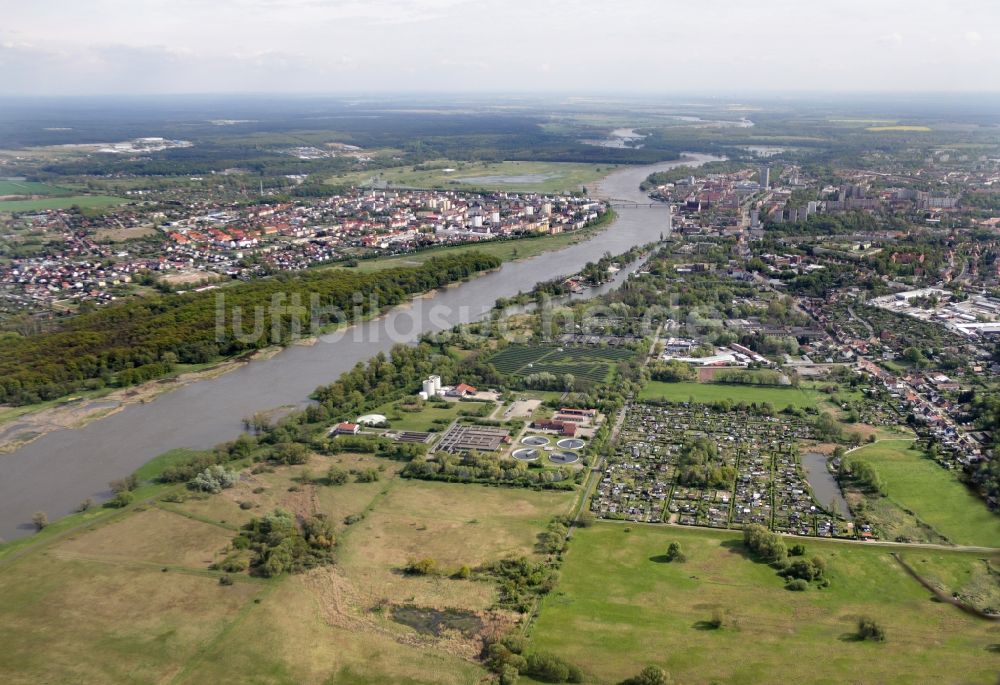 Frankfurt (Oder) aus der Vogelperspektive: Gesamtübersicht und Stadtgebiet mit Außenbezirken und Innenstadtbereich in Frankfurt (Oder) und Slubice im Bundesland Brandenburg bzw. Polen