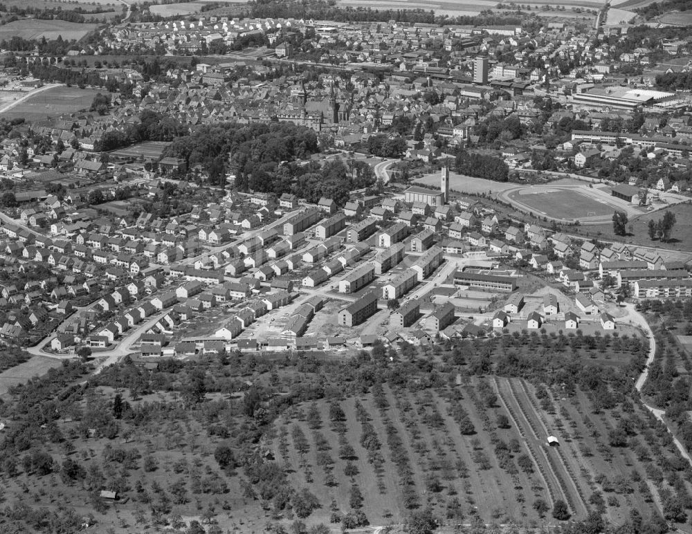 Öhringen aus der Vogelperspektive: Gesamtübersicht und Stadtgebiet mit Außenbezirken und Innenstadtbereich in Öhringen im Bundesland Baden-Württemberg, Deutschland