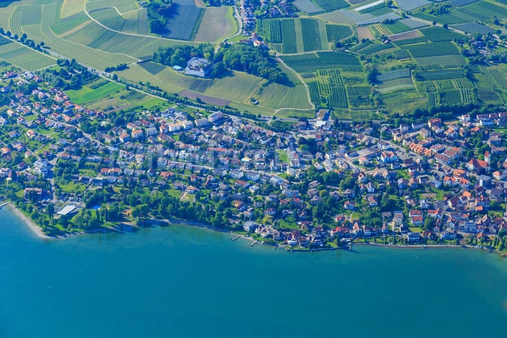 Immenstaad am Bodensee von oben - Gesamtübersicht und Stadtgebiet mit Außenbezirken und Innenstadtbereich in Immenstaad am Bodensee im Bundesland Baden-Württemberg, Deutschland