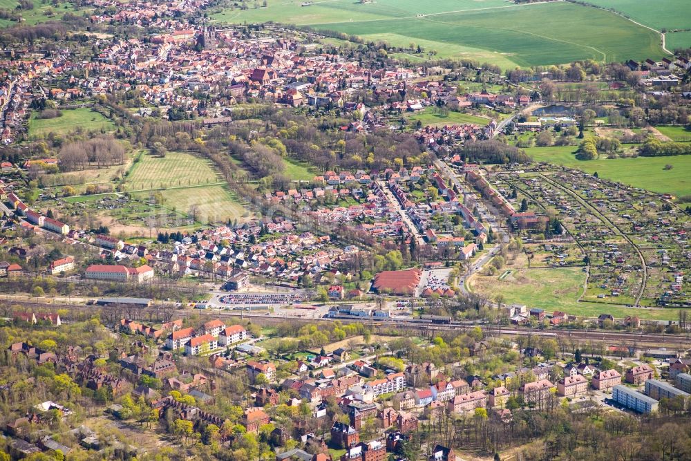 Luftbild Jüterbog - Gesamtübersicht und Stadtgebiet mit Außenbezirken und Innenstadtbereich in Jüterbog im Bundesland Brandenburg, Deutschland