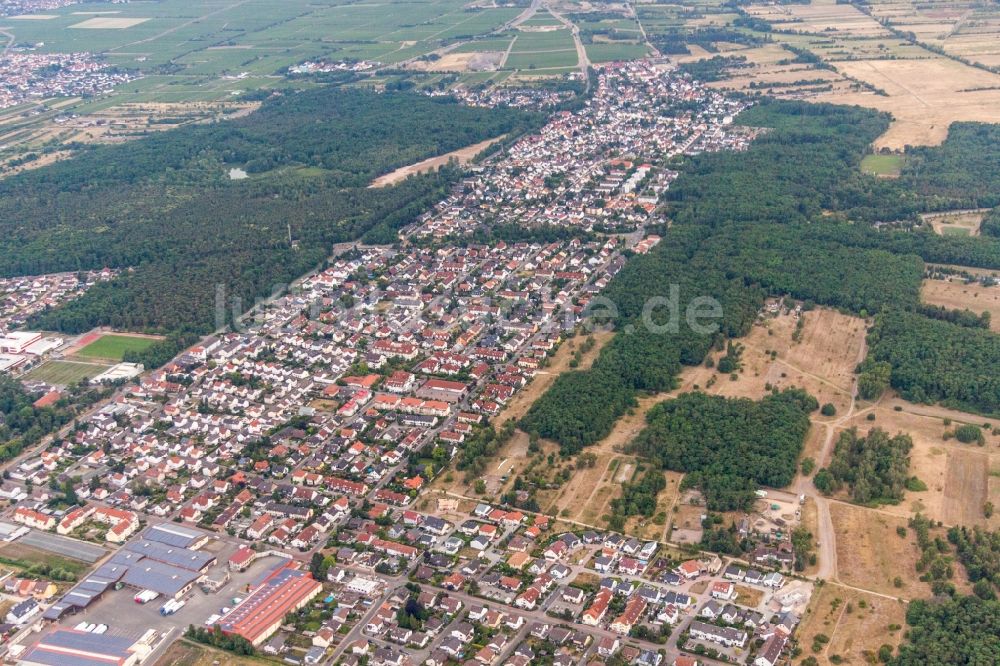 Luftbild Maxdorf - Gesamtübersicht und Stadtgebiet mit Außenbezirken und Innenstadtbereich in Maxdorf im Bundesland Rheinland-Pfalz, Deutschland