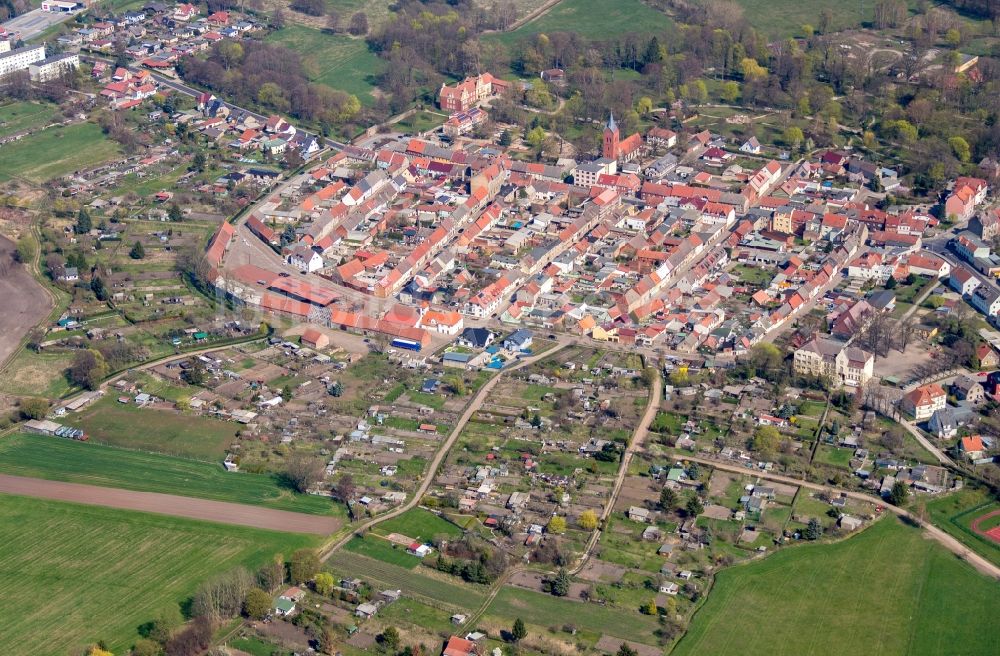 Meyenburg von oben - Gesamtübersicht und Stadtgebiet mit Außenbezirken und Innenstadtbereich in Meyenburg im Bundesland Brandenburg, Deutschland