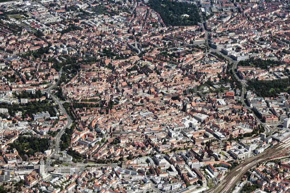 Luftbild Nürnberg - Gesamtübersicht und Stadtgebiet mit Außenbezirken und Innenstadtbereich in Nürnberg im Bundesland Bayern, Deutschland