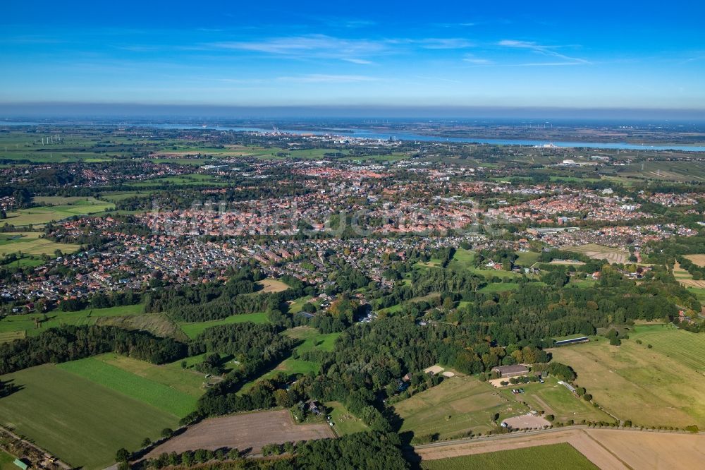 Luftbild Stade - Gesamtübersicht und Stadtgebiet mit Außenbezirken und Innenstadtbereich in Stade im Bundesland Niedersachsen, Deutschland