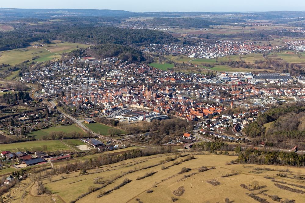 Weil der Stadt von oben - Gesamtübersicht und Stadtgebiet mit Außenbezirken und Innenstadtbereich in Weil der Stadt im Bundesland Baden-Württemberg, Deutschland