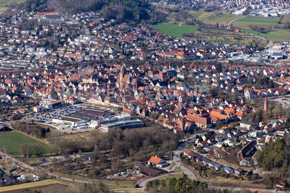 Weil der Stadt aus der Vogelperspektive: Gesamtübersicht und Stadtgebiet mit Außenbezirken und Innenstadtbereich in Weil der Stadt im Bundesland Baden-Württemberg, Deutschland