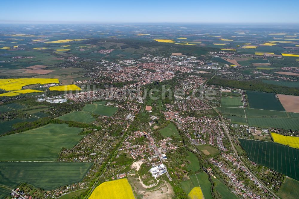 Luftaufnahme Weimar - Gesamtübersicht und Stadtgebiet mit Außenbezirken und Innenstadtbereich in Weimar im Bundesland Thüringen, Deutschland