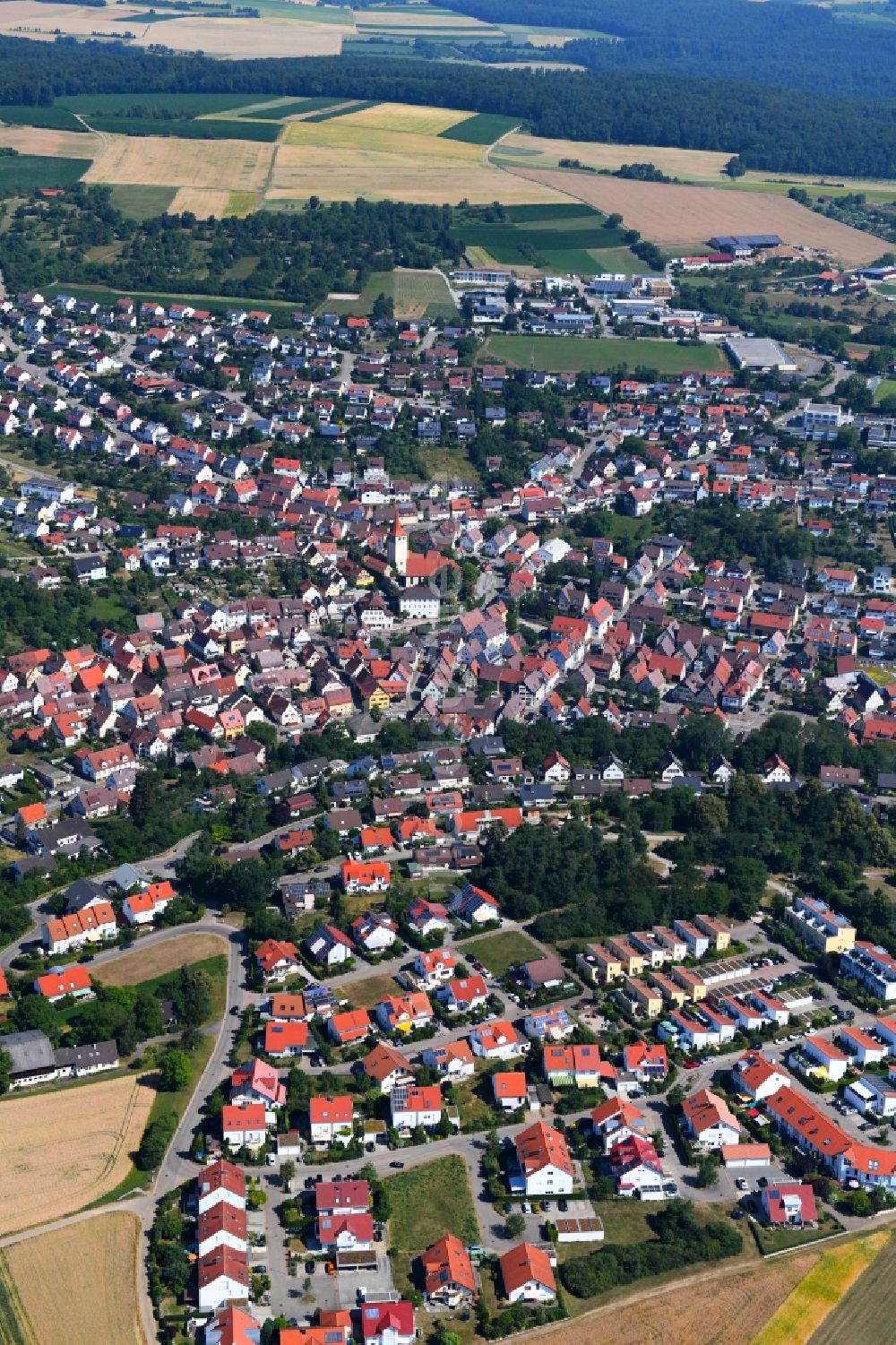 Luftbild Weissach - Gesamtübersicht und Stadtgebiet mit Außenbezirken und Innenstadtbereich in Weissach im Bundesland Baden-Württemberg, Deutschland