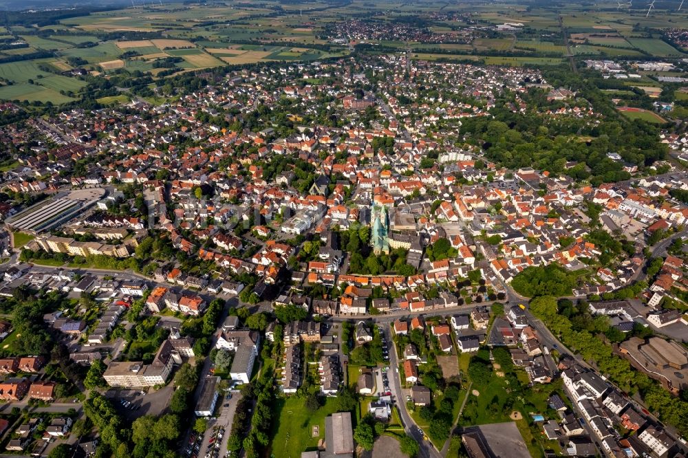 Luftbild Werl - Gesamtübersicht und Stadtgebiet mit Außenbezirken und Innenstadtbereich in Werl im Bundesland Nordrhein-Westfalen, Deutschland