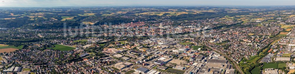 Landshut von oben - Gesamtübersicht des Stadtgebietes in Landshut im Bundesland Bayern, Deutschland