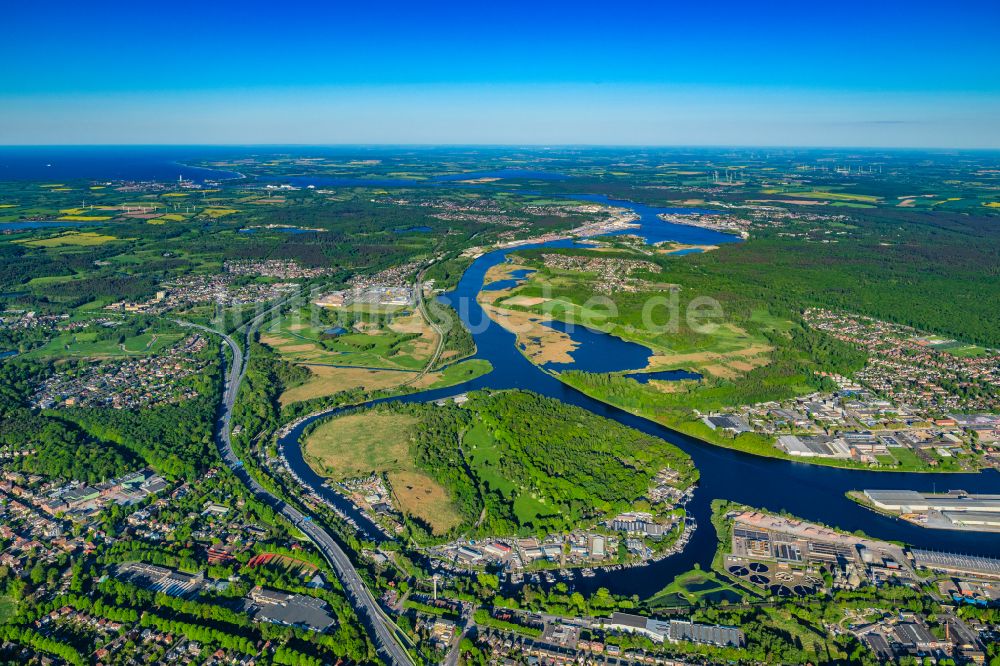 Lübeck aus der Vogelperspektive: Gesamtübersicht des Stadtgebietes in Lübeck, Bad Schwartau im Bundesland Schleswig-Holstein, Deutschland