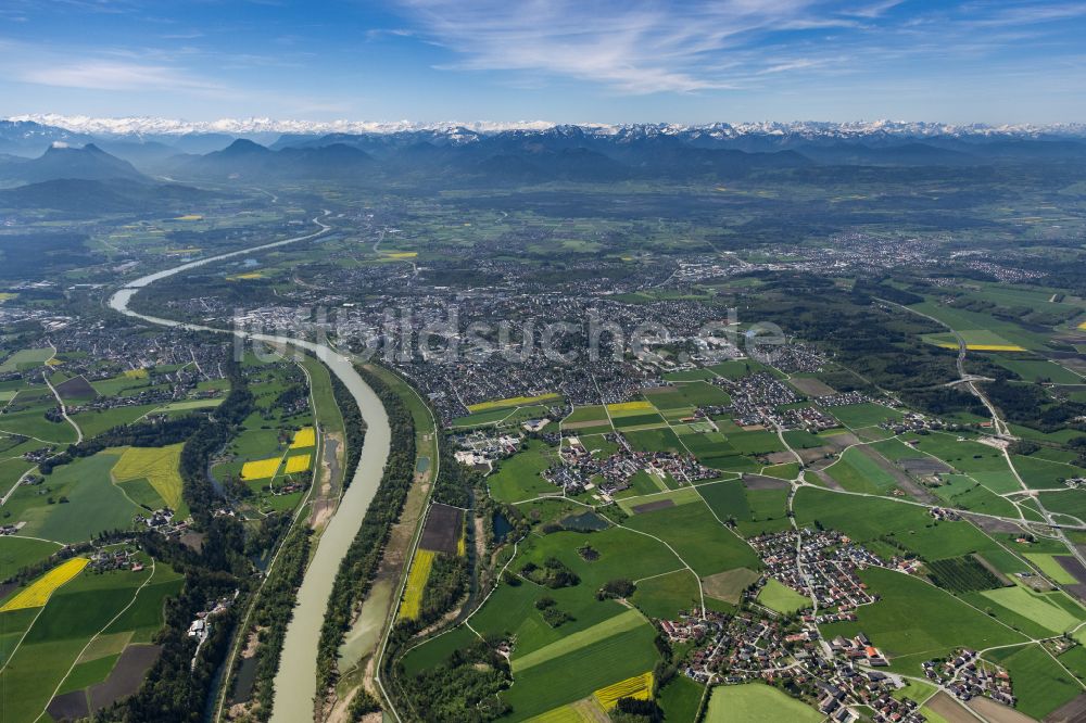 Rosenheim von oben - Gesamtübersicht des Stadtgebietes in Rosenheim im Bundesland Bayern, Deutschland