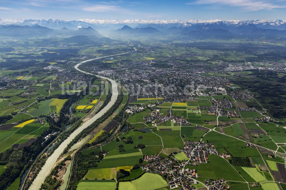 Luftaufnahme Rosenheim - Gesamtübersicht des Stadtgebietes in Rosenheim im Bundesland Bayern, Deutschland