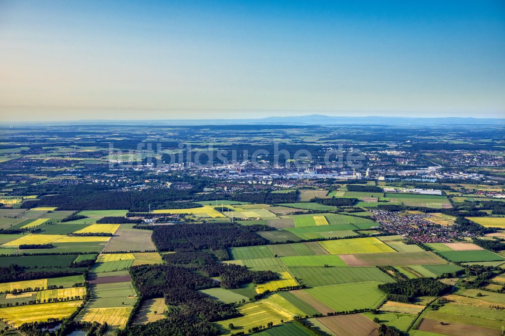 Wolfsburg aus der Vogelperspektive: Gesamtübersicht des Stadtgebietes in Wolfsburg im Bundesland Niedersachsen, Deutschland