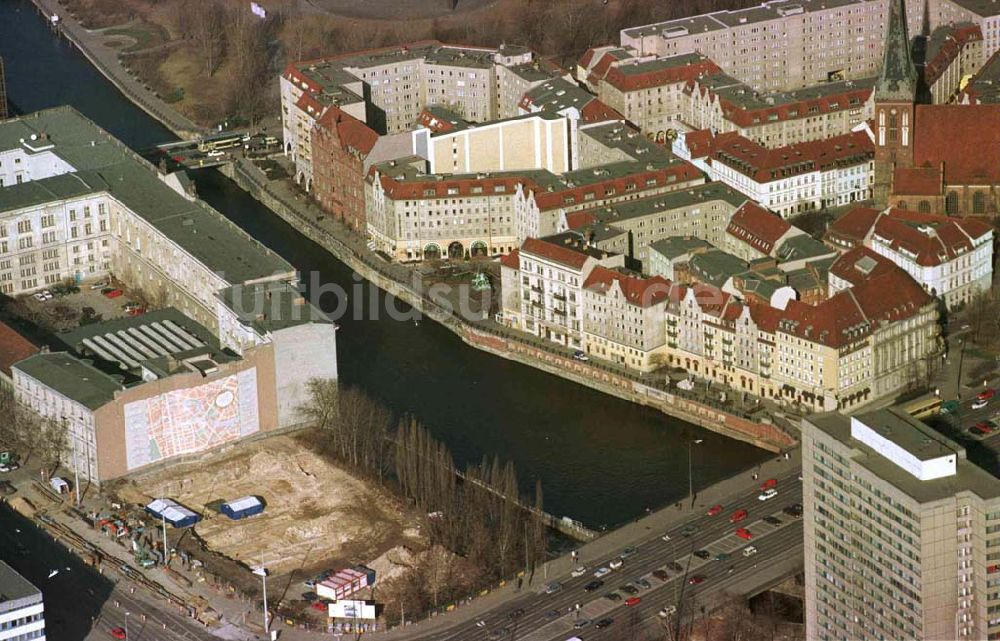 Berlin aus der Vogelperspektive: Geschäftshausbau durch Groth + Graalfs am Nikolaiviertel