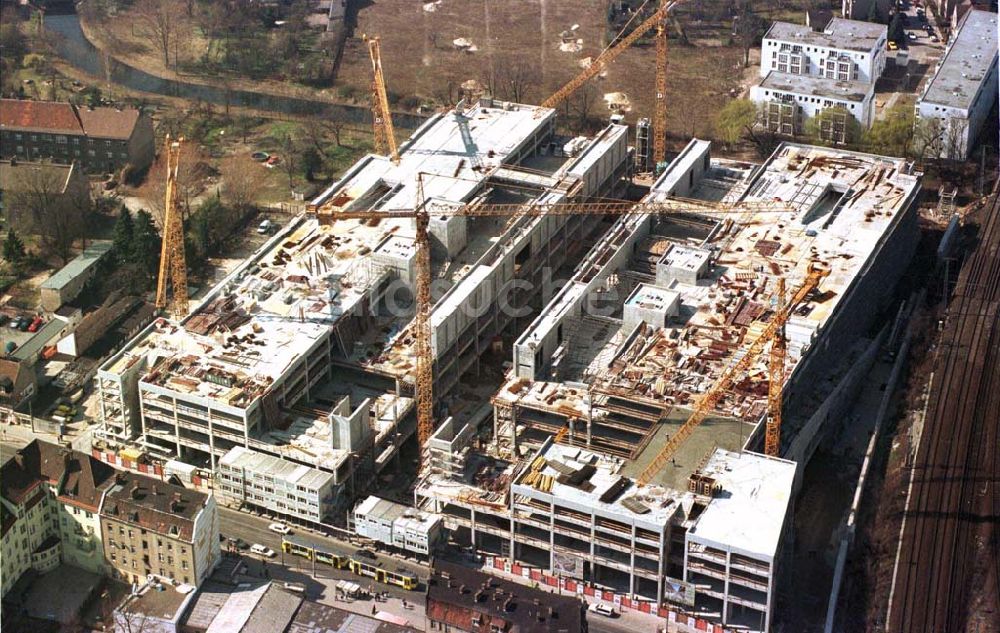 Luftbild Berlin - Köpenick - Geschäftshausbau Forum Köpenick am S-Bahnhof Berlin - Köpenick