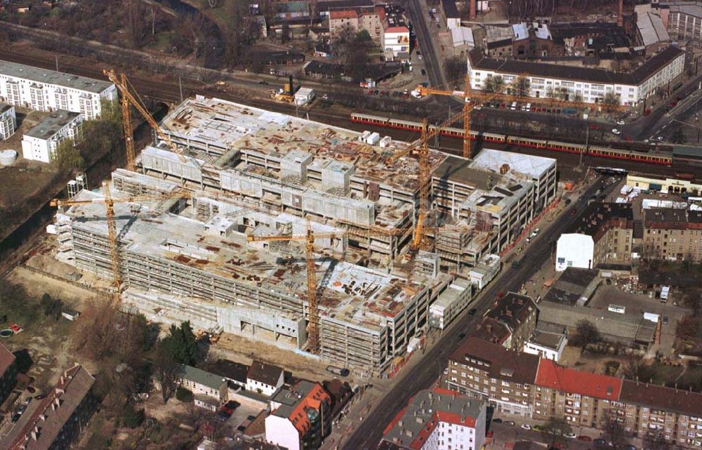 Berlin - Köpenick aus der Vogelperspektive: Geschäftshausbau Forum Köpenick am S-Bahnhof Berlin - Köpenick