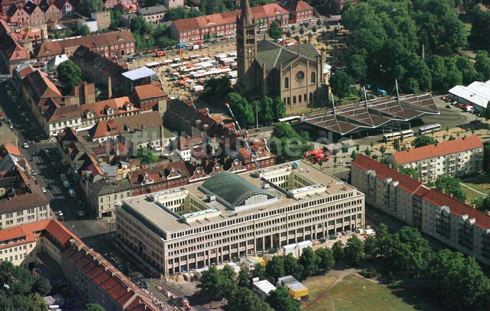 Luftbild Potsdam - Geschäftshausbau am Holländerviertel in Potsdam.