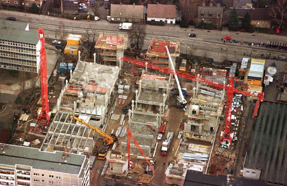 Luftaufnahme Berlin - Geschäftshausbau Storchenhof an der Hauptstraße in Hohenschönhausen