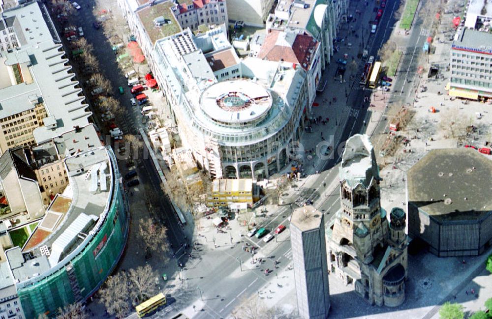 Berlin von oben - Geschäftshausumbau Breitscheidplatz in Berlin-Charlottenburg.