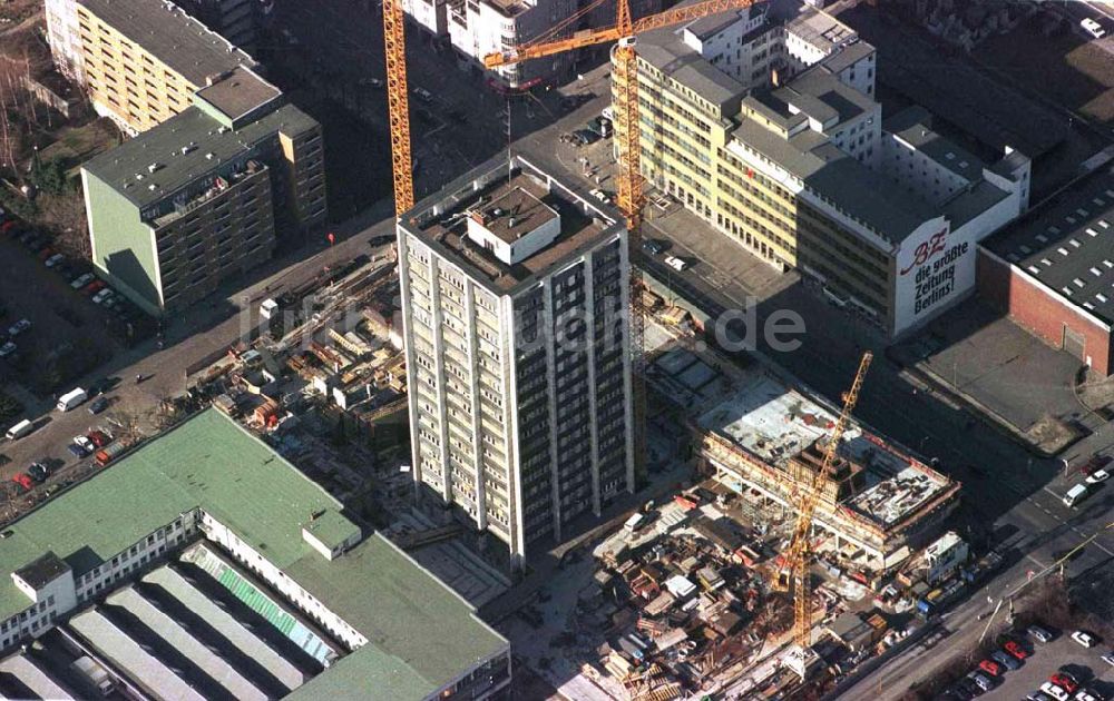 Luftbild Berlin - Geschäftshausumbau und Neubau der Pillbox durch die GSW an der Kochstraße