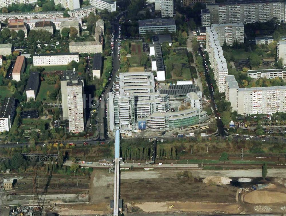 Luftbild Berlin / Lichtenberg - Geschäftszentrum Storkower Bogen an der Storkower Straße in Berlin - Lichtenberg 14.10.1997