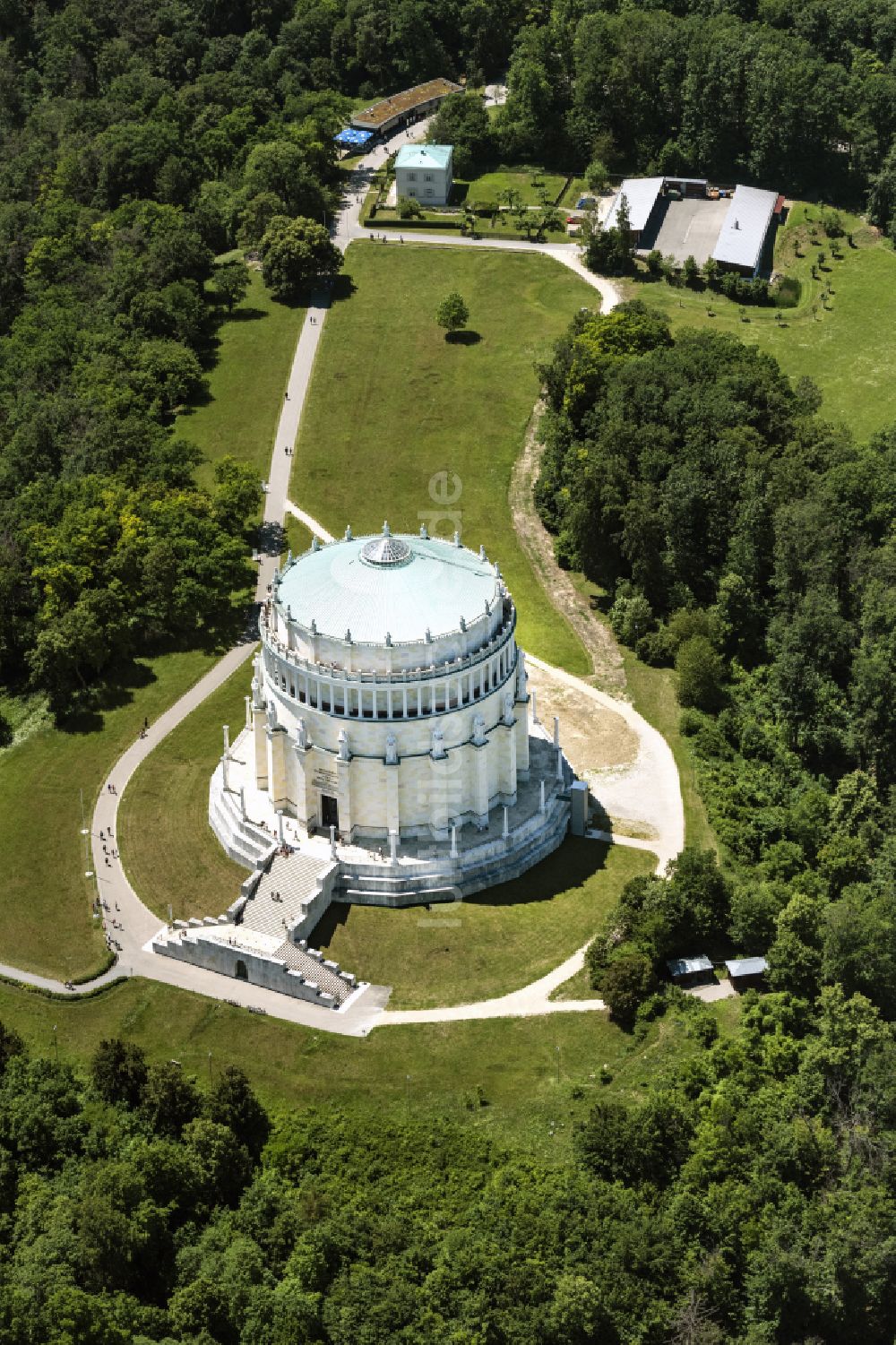 Luftbild Kelheim - Geschichts- Denkmal Befreiungshalle Kelheim im Ortsteil Hohenpfahl in Kelheim im Bundesland Bayern, Deutschland