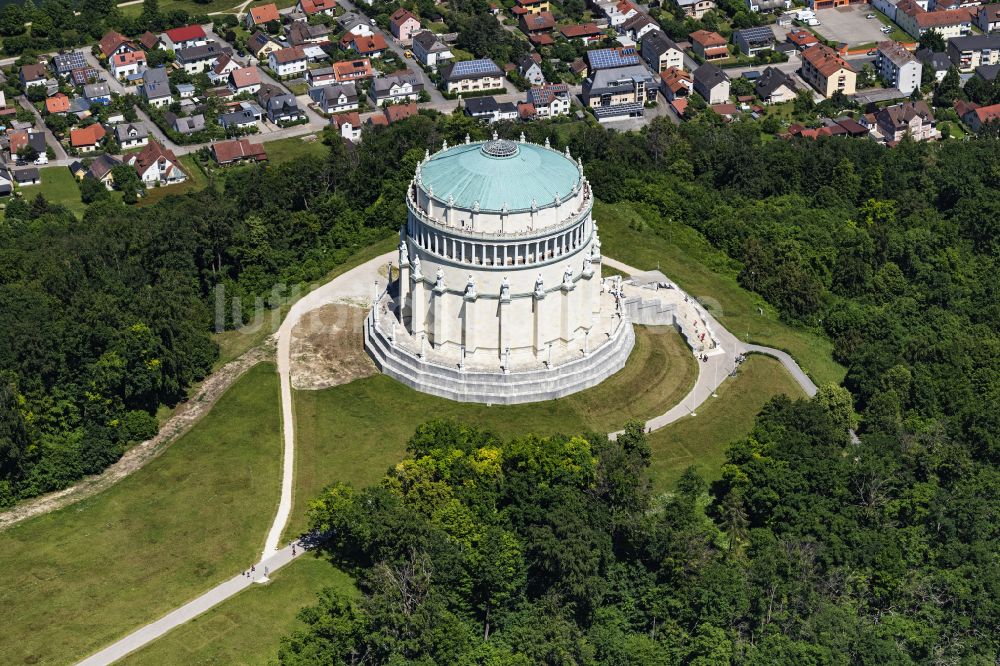 Kelheim von oben - Geschichts- Denkmal Befreiungshalle Kelheim im Ortsteil Hohenpfahl in Kelheim im Bundesland Bayern, Deutschland