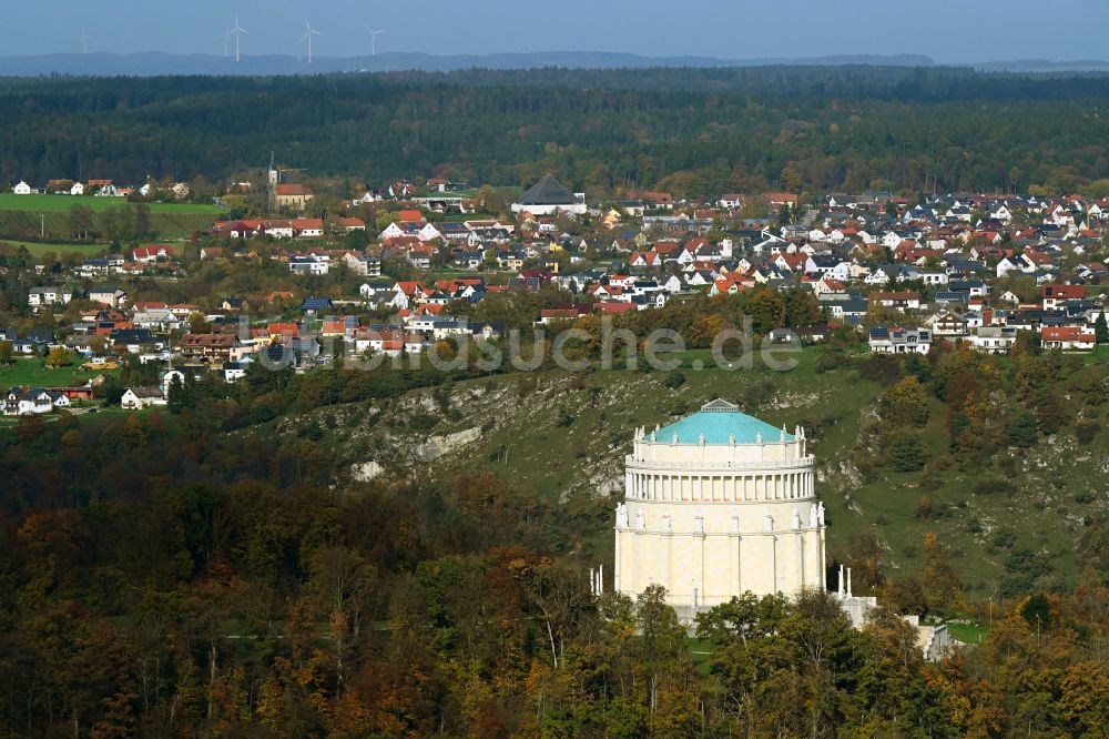 Kelheim aus der Vogelperspektive: Geschichts- Denkmal Befreiungshalle Kelheim im Ortsteil Hohenpfahl in Kelheim im Bundesland Bayern, Deutschland