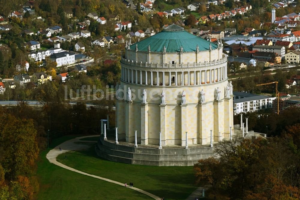 Kelheim von oben - Geschichts- Denkmal Befreiungshalle Kelheim im Ortsteil Hohenpfahl in Kelheim im Bundesland Bayern, Deutschland