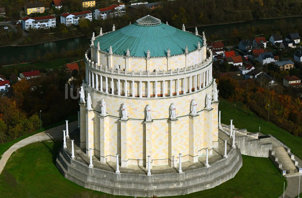 Luftaufnahme Kelheim - Geschichts- Denkmal Befreiungshalle Kelheim im Ortsteil Hohenpfahl in Kelheim im Bundesland Bayern, Deutschland